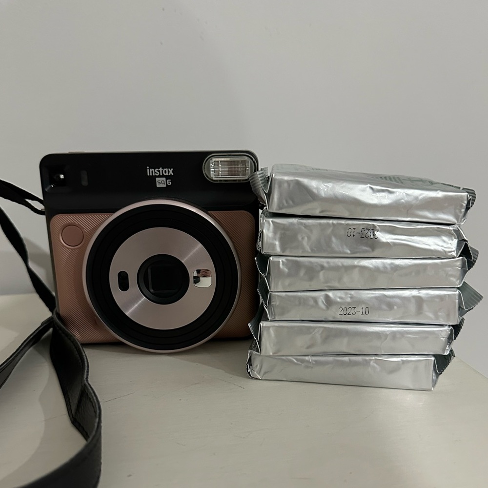 Fuji film instax square sq6 instant film Polaroid camera